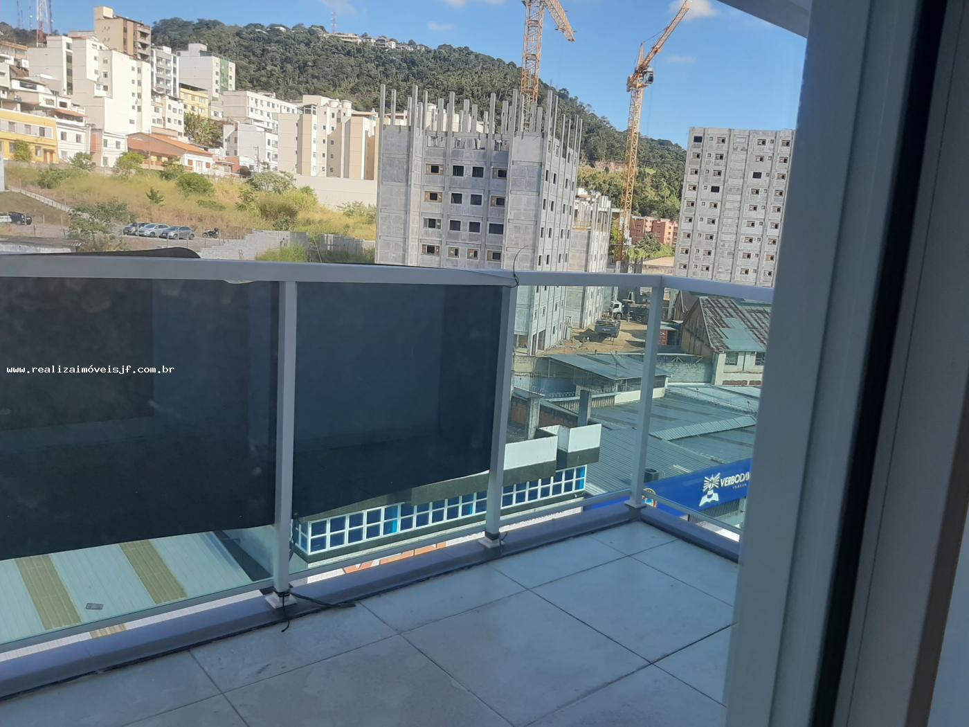 Apartamento à venda com 2 quartos, 77m² - Foto 3