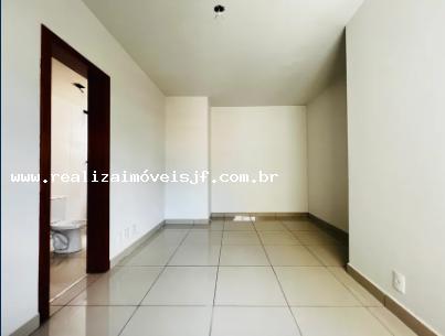 Apartamento à venda com 2 quartos, 68m² - Foto 2