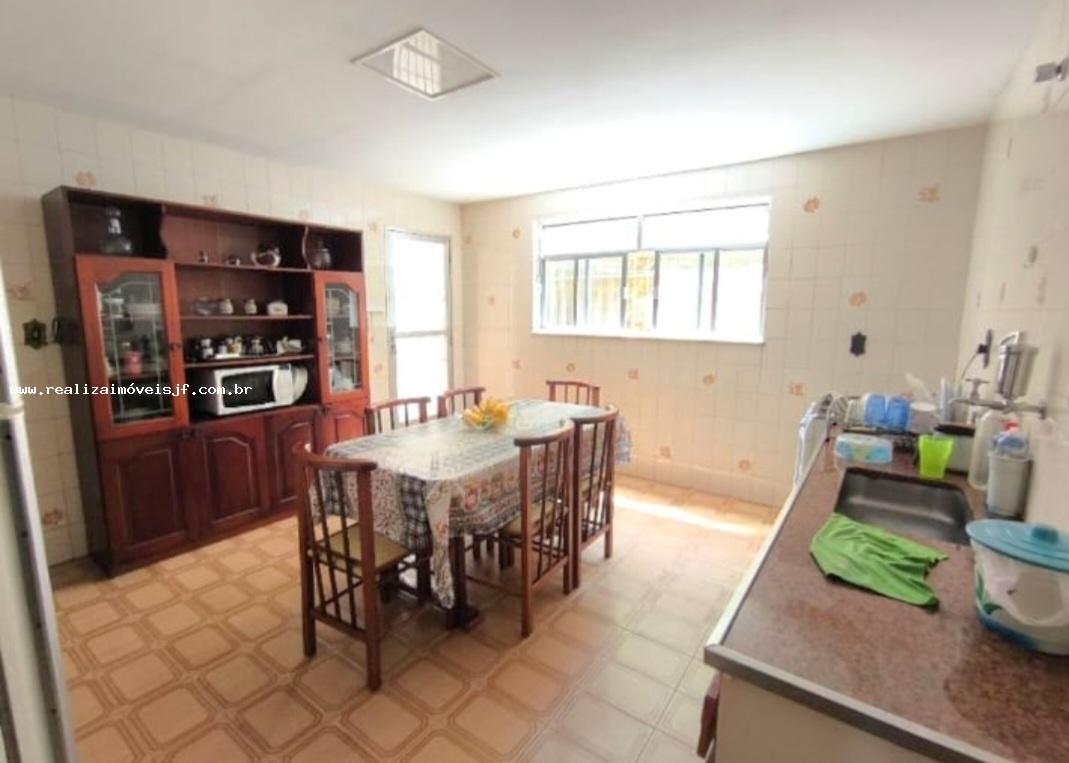 Casa à venda com 3 quartos, 221m² - Foto 18