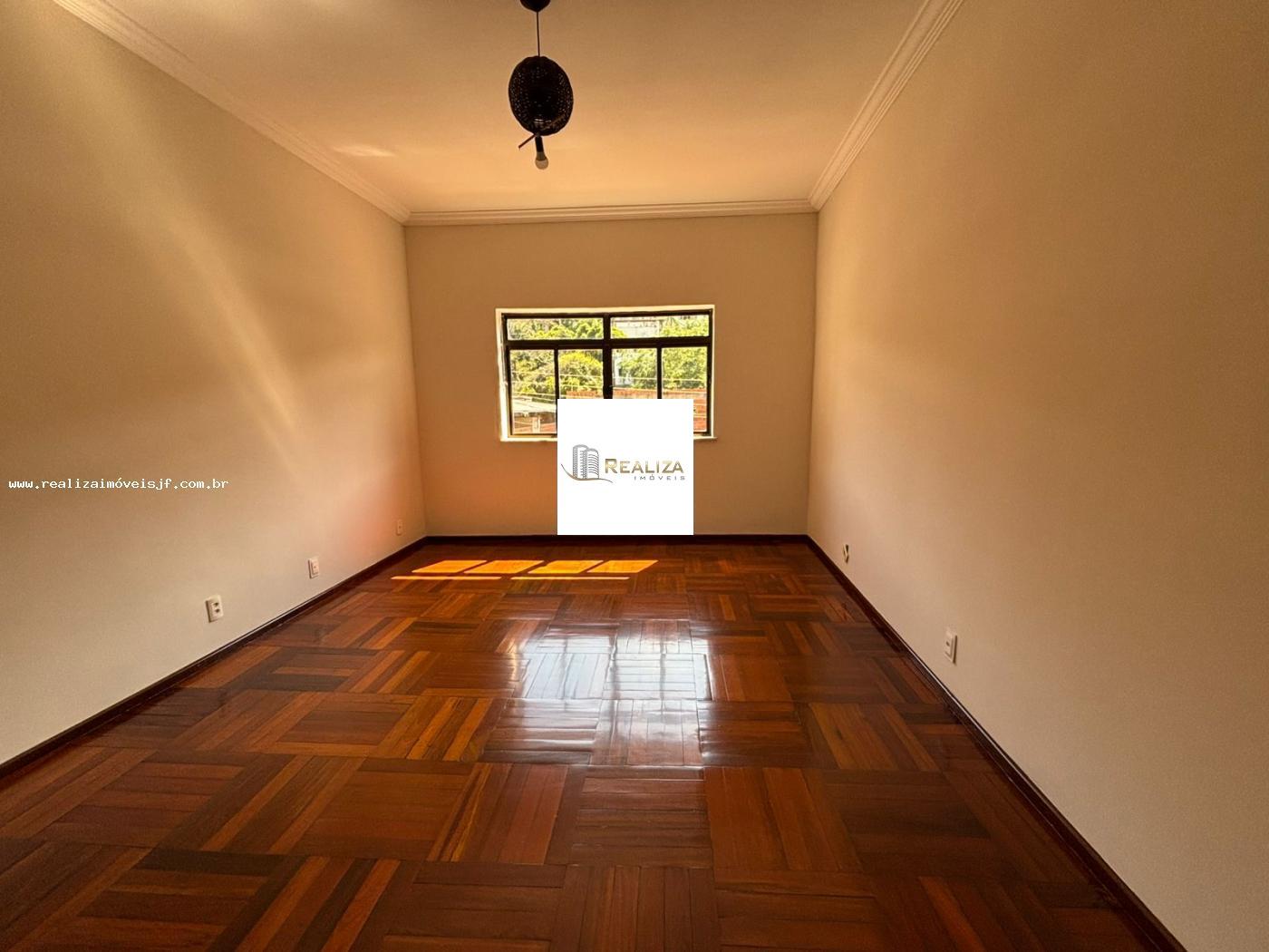 Casa à venda com 3 quartos, 360m² - Foto 4