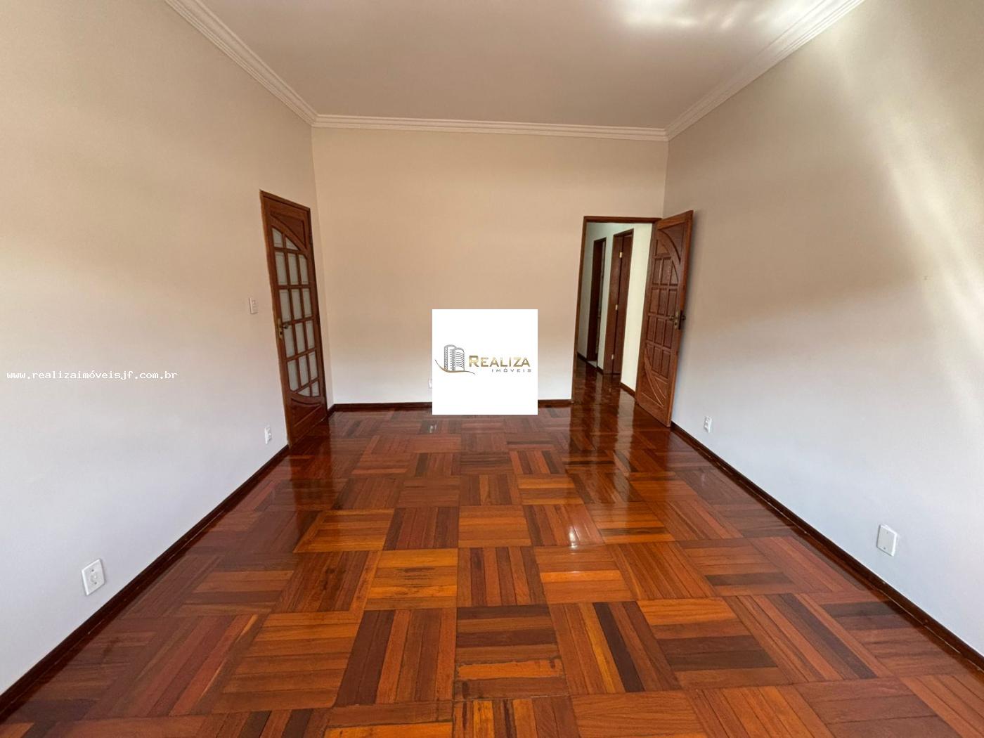 Casa à venda com 3 quartos, 360m² - Foto 3